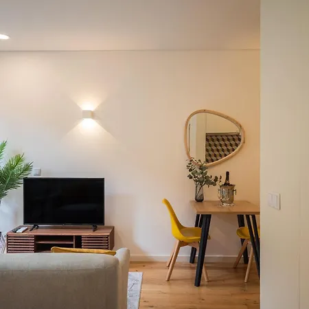 Golden Factory Downtown, Terrace And Ac