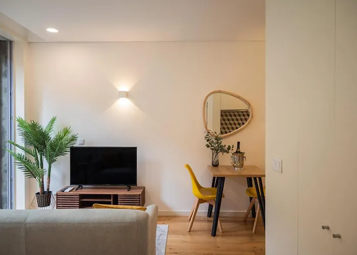 Golden Factory Downtown, Terrace And Ac