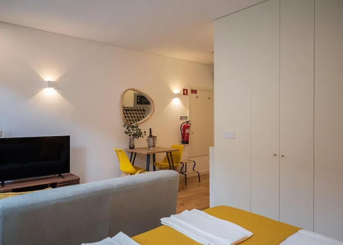 Golden Factory Downtown, Terrace And Ac ポルト