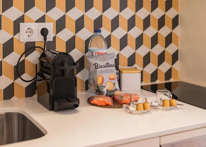 Golden Factory Downtown, Terrace And Ac アパート ポルト