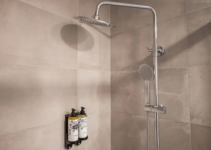 Daire Golden Factory Downtown, Terrace And Ac