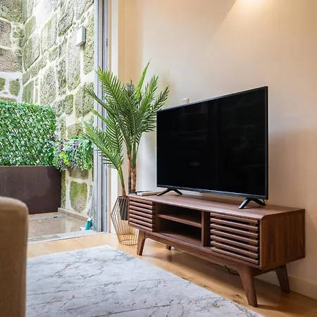 Golden Factory Downtown, Terrace And Ac Appartement Porto