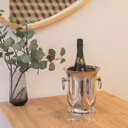 Апартаменты Golden Factory Downtown, Terrace And Ac Порту