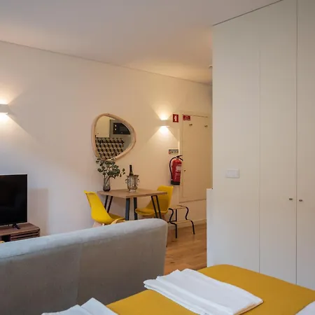 Golden Factory Downtown, Terrace And Ac Порту