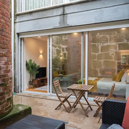 Golden Factory Downtown, Terrace And Ac Порту